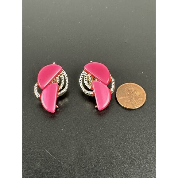Vintage Earrings Hot Pink Gold Tone Enamel 1.5" Clip On - Picture 3 of 3